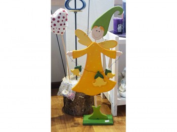 Süße Blumenfee aus Holz